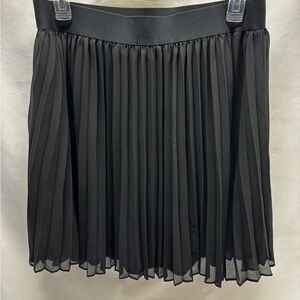 Torrid Black Pleated Flowy Short Lined Mini Skater Skirt Elastic Waist Size 1